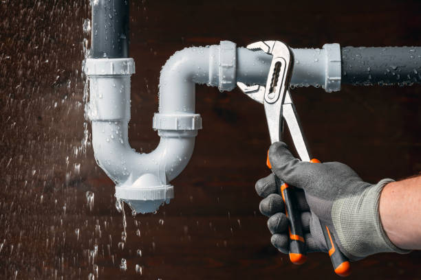 Professional Leak Detection technician working in Levittown, NY